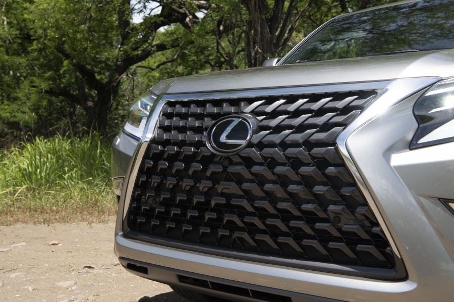 Детали экстерьера Lexus GX460 (URJ150) 2019 года  (NA) (фото 37 из 41)